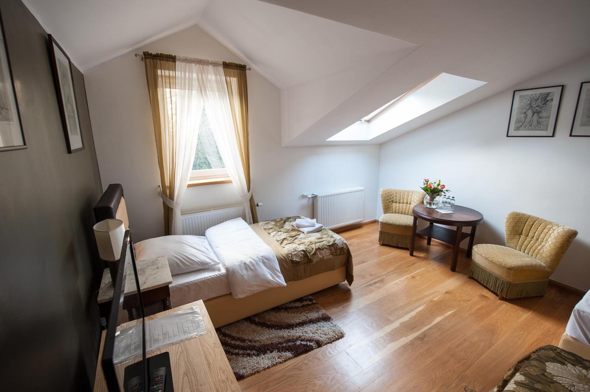 Hotel Siedem Drzew Biskupice  Habitación foto